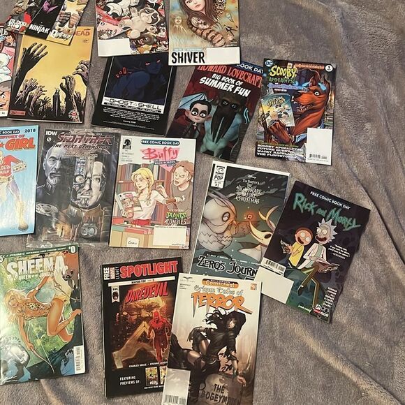 Comic book bundle - Picture 2 of 11